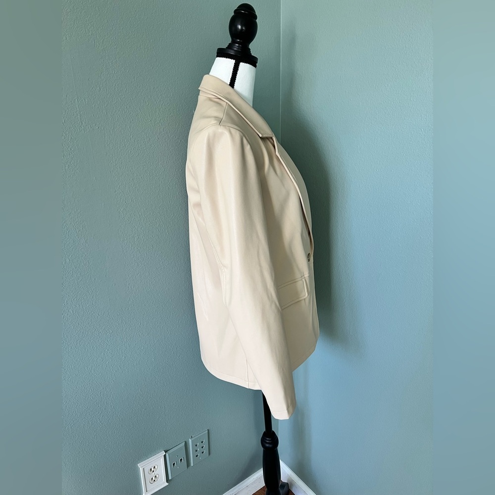 NWT Nanette Lepore Cream Faux Leather Women’s Jacket/ Blazer Size 12 - Picture 4 of 10